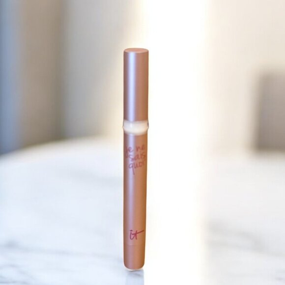 It Cosmetics NEW Je Ne Sais Quoi Lip Serum in Your Perfect Pink Shade - Picture 3 of 6